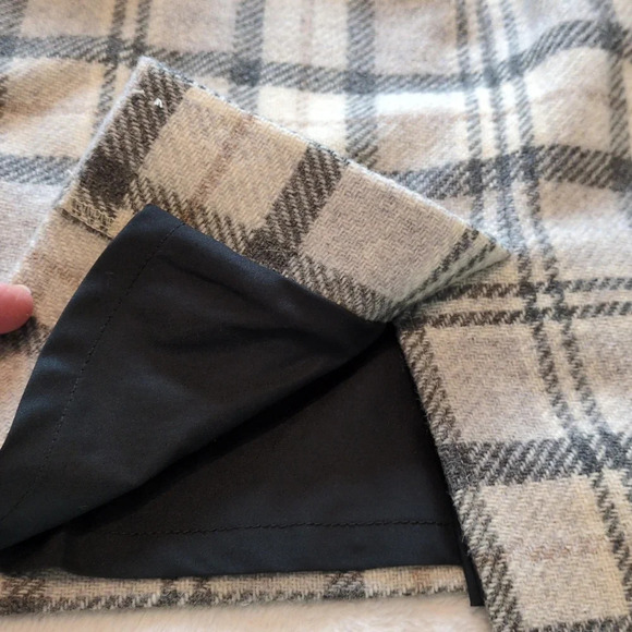 L.L. Bean favorite fit sz 10 wool blend skirt - Picture 3 of 10